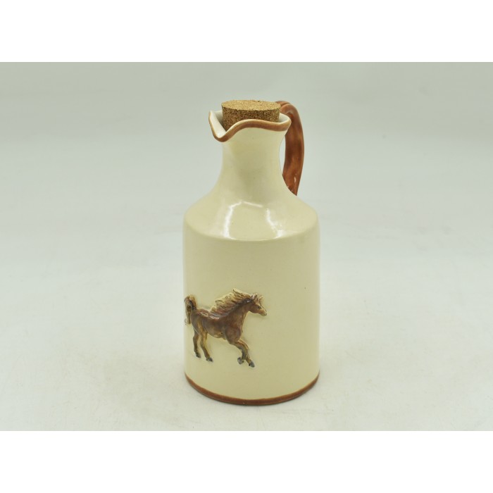 PORTA AZEITE COM RELEVO DE CAVALO 8,5L x 106,C x 17,2A